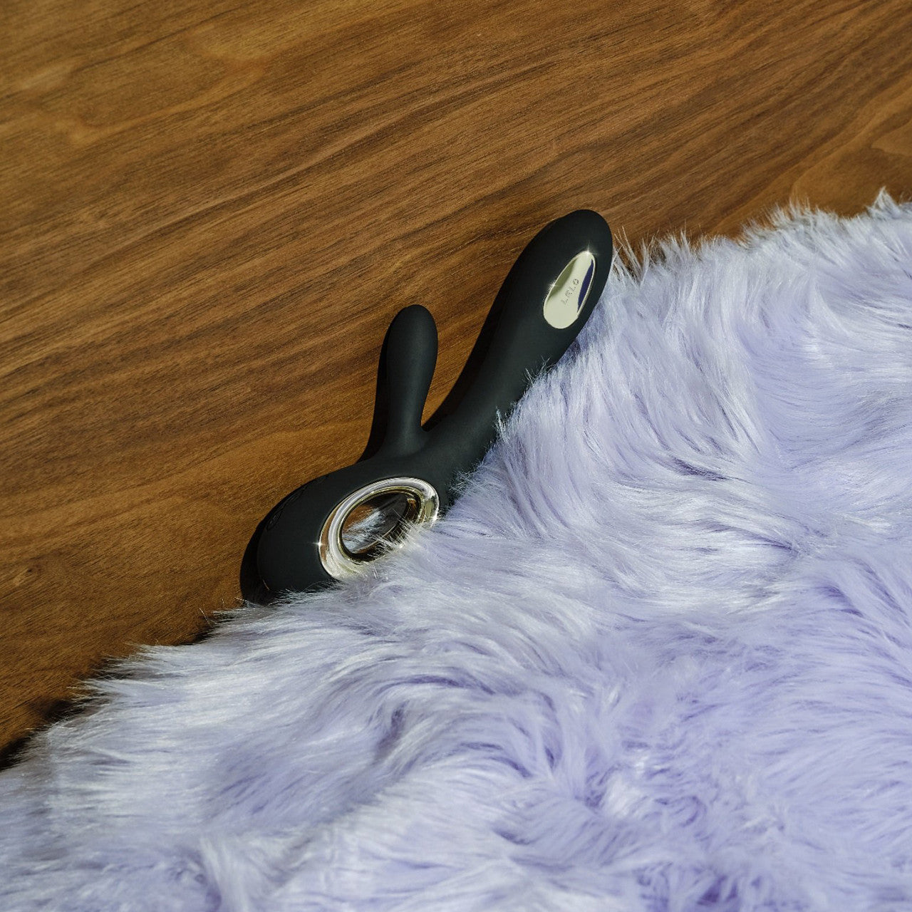 LELO SORAYA WAVE Rechargeable Silicone Dual Stimulation Vibrator - Black