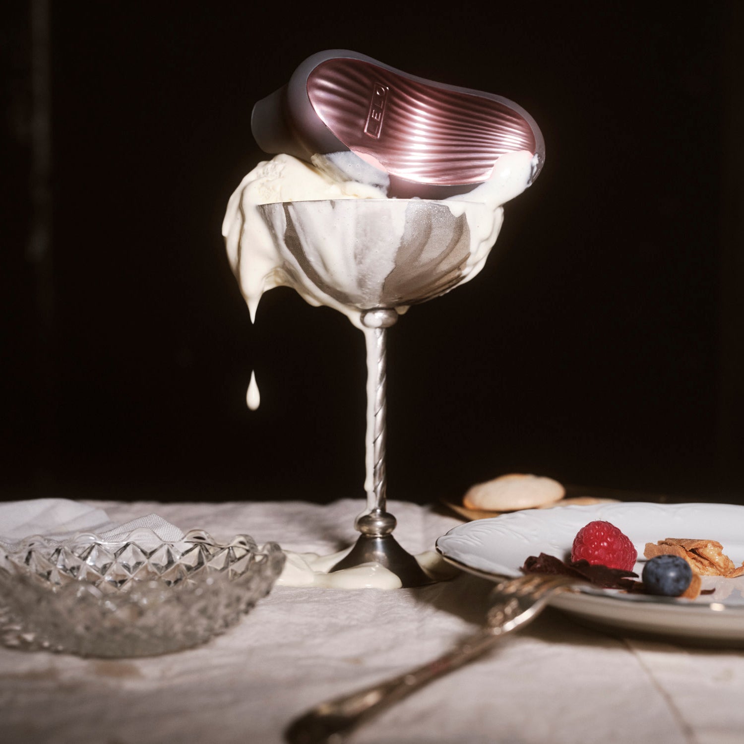 LELO SONA™ 3 Cruise Sonic Clitoral Massager - Lifestyle