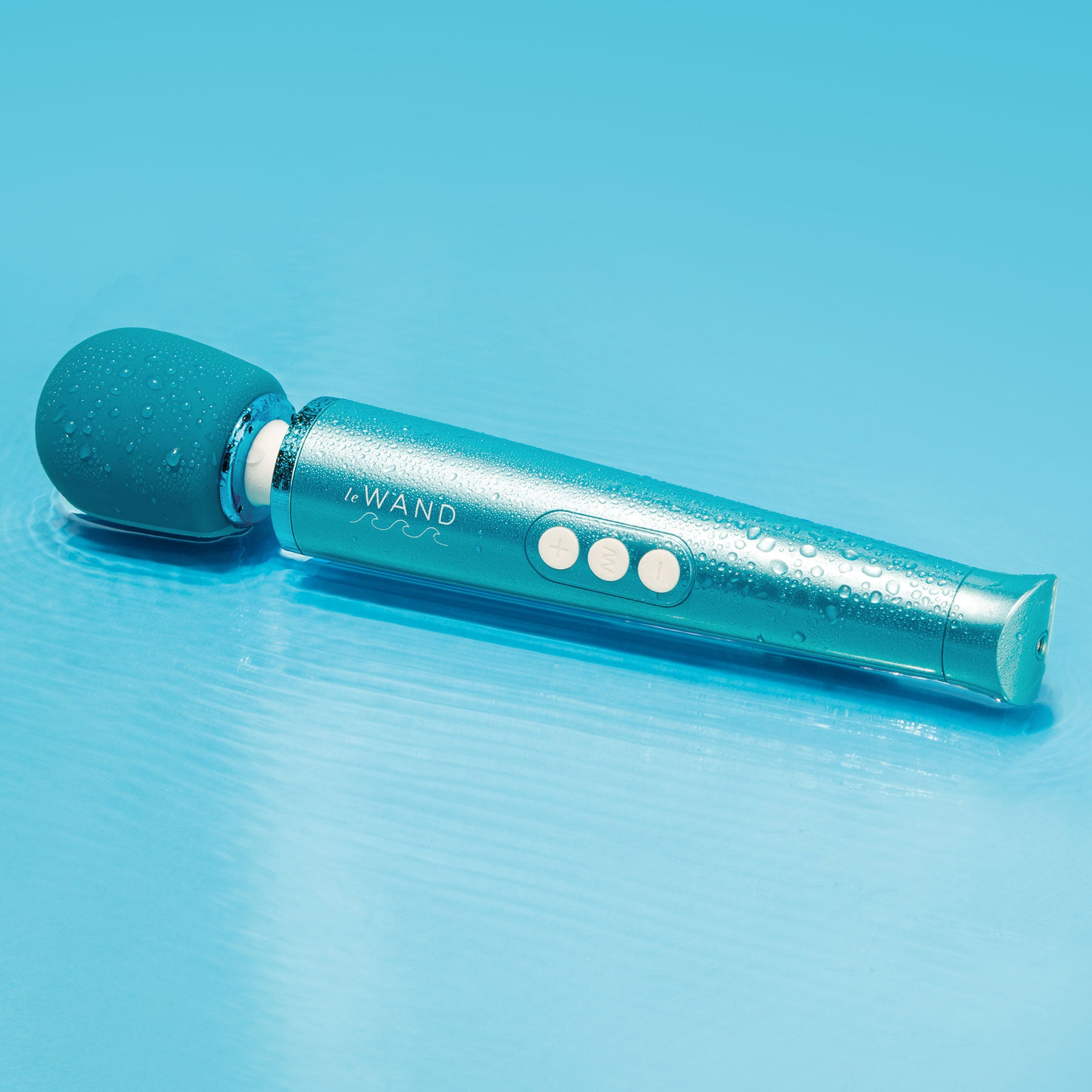 Le Wand Dive Submersible Rechargeable Vibrating Body Massager - Blue
