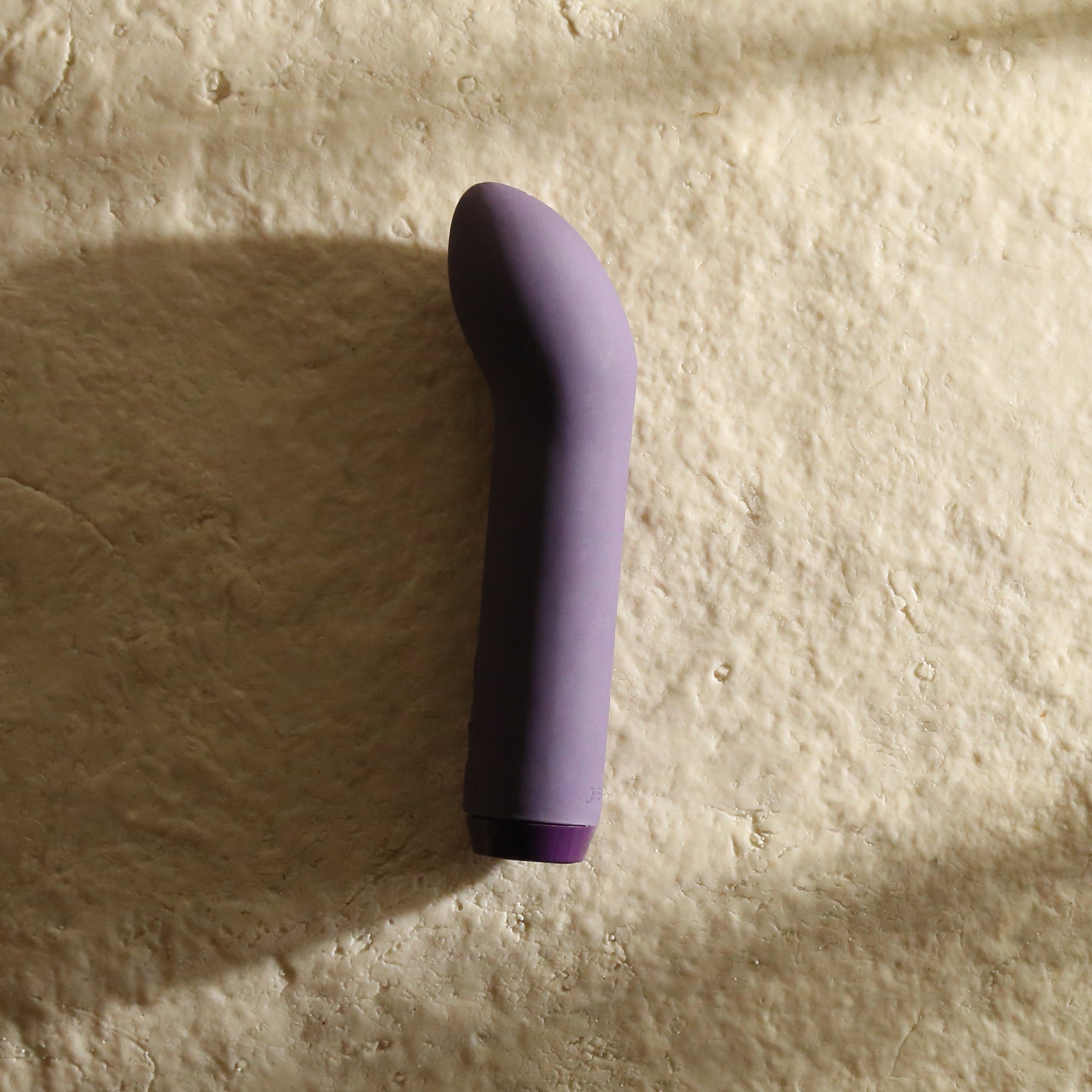 Je Joue G-Spot Bullet Waterproof Rechargeable Silicone Mini Vibrator - Purple