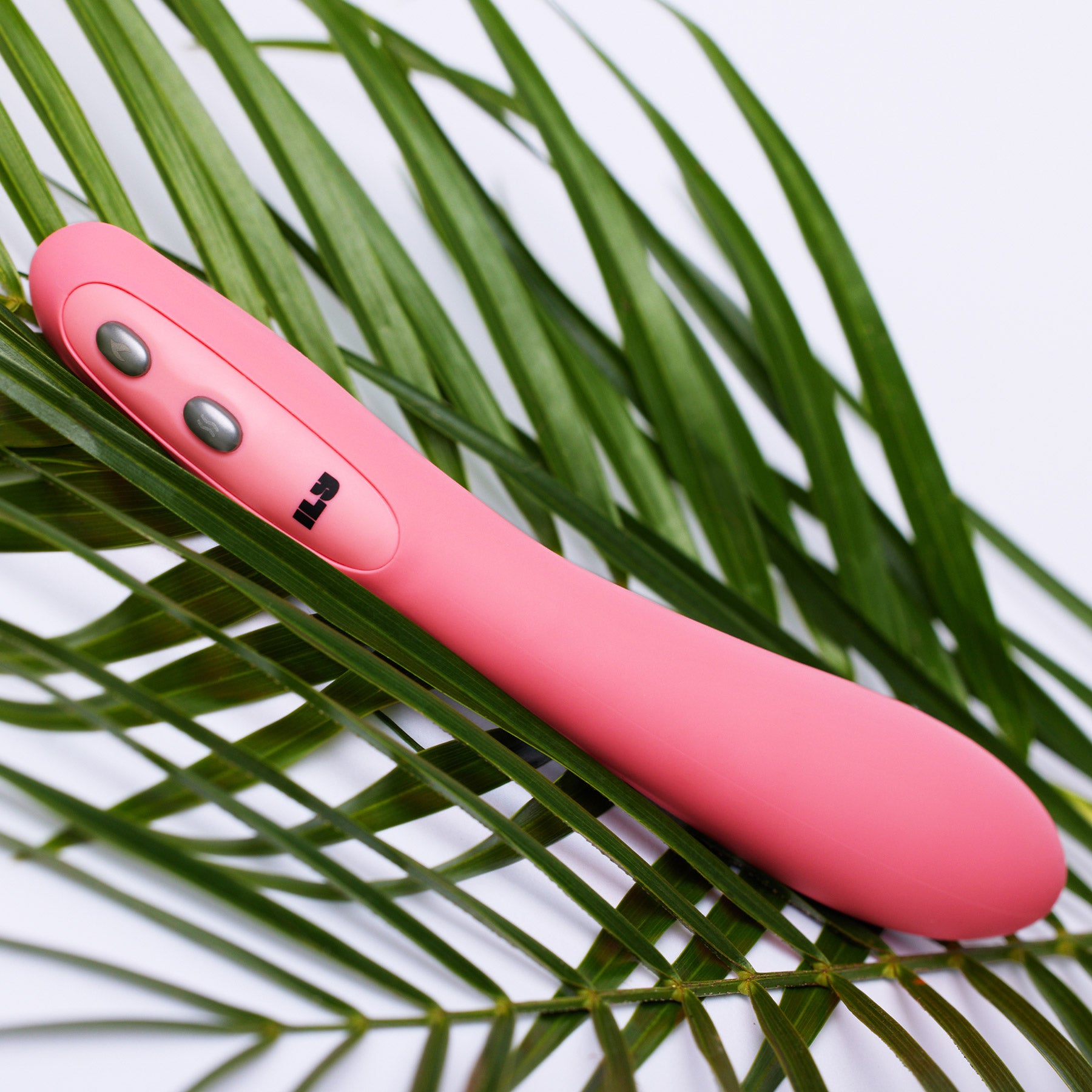 Je Joue ILY The Wand Flexible Warming G-Spot Wand