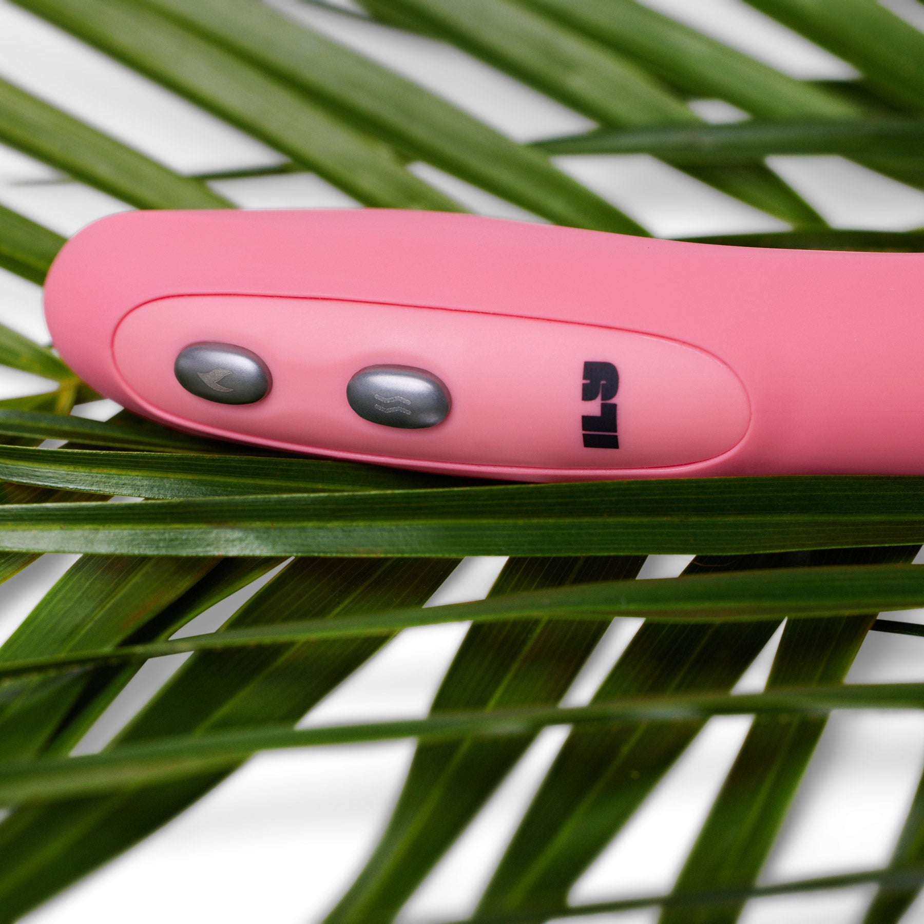 Je Joue ILY The Wand Flexible Warming G-Spot Wand