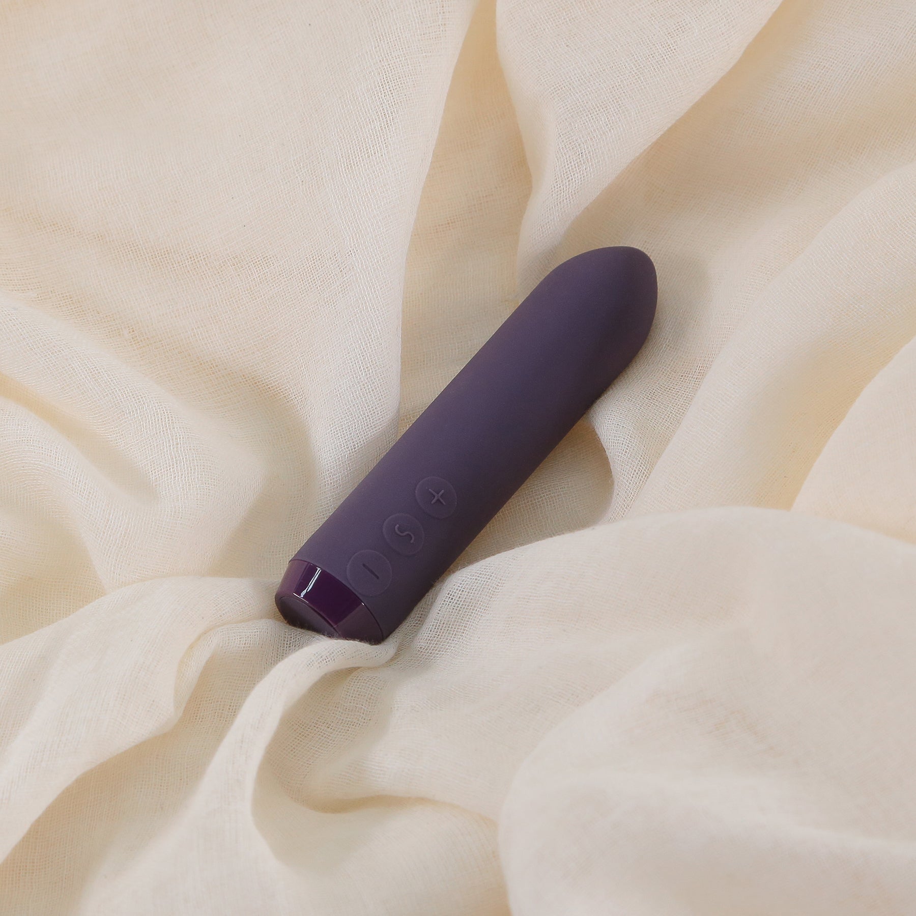 Je Joue Classic Bullet Rechargeable Silicone Vibrator - Purple