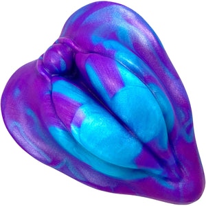 The LaBae Platinum Silicone Labia Heart Shaped Grinder By Uberrime - Indigo To Violet