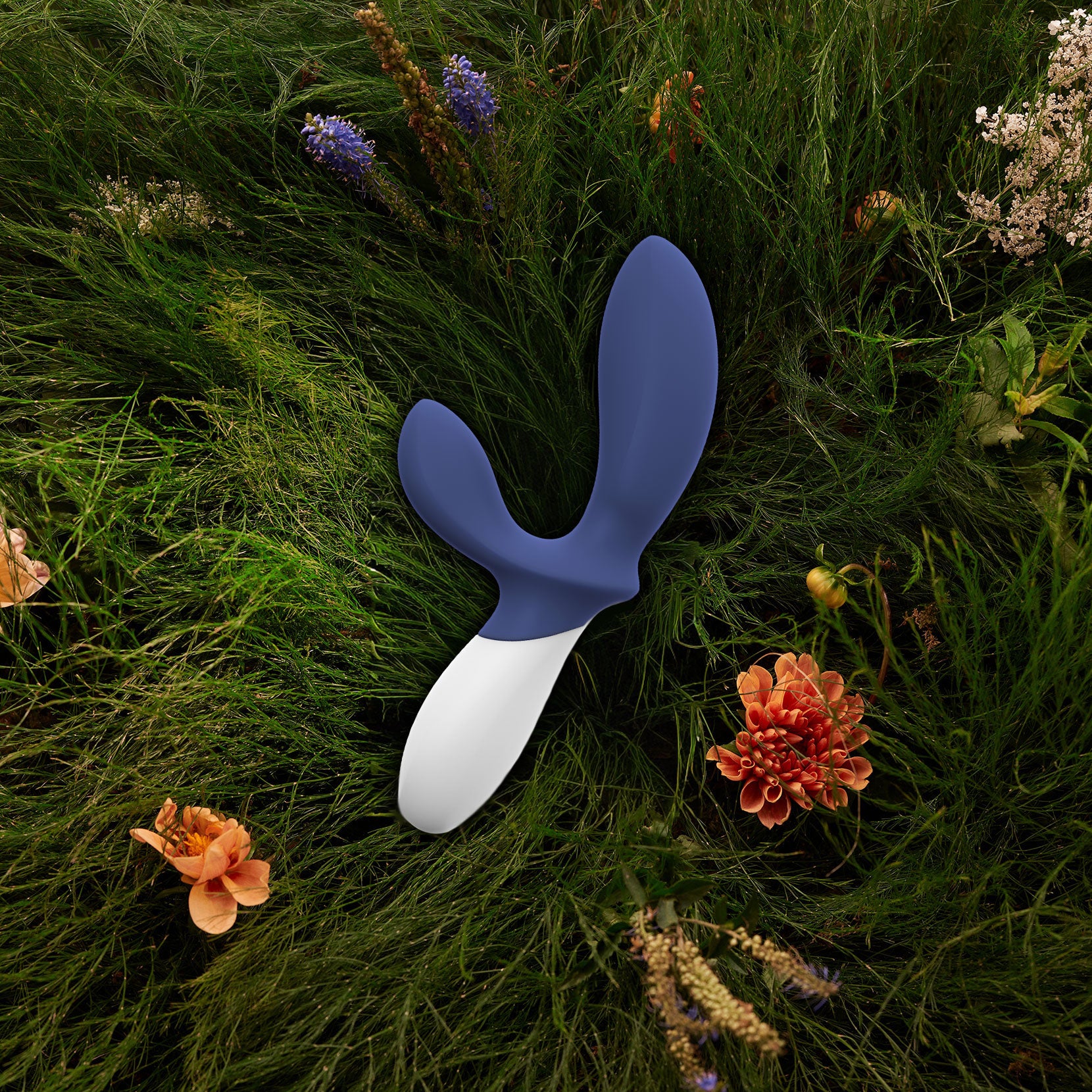 LELO LOKI Wave™ 2 Silicone Vibrating Prostate Massager - Lifestyle 2