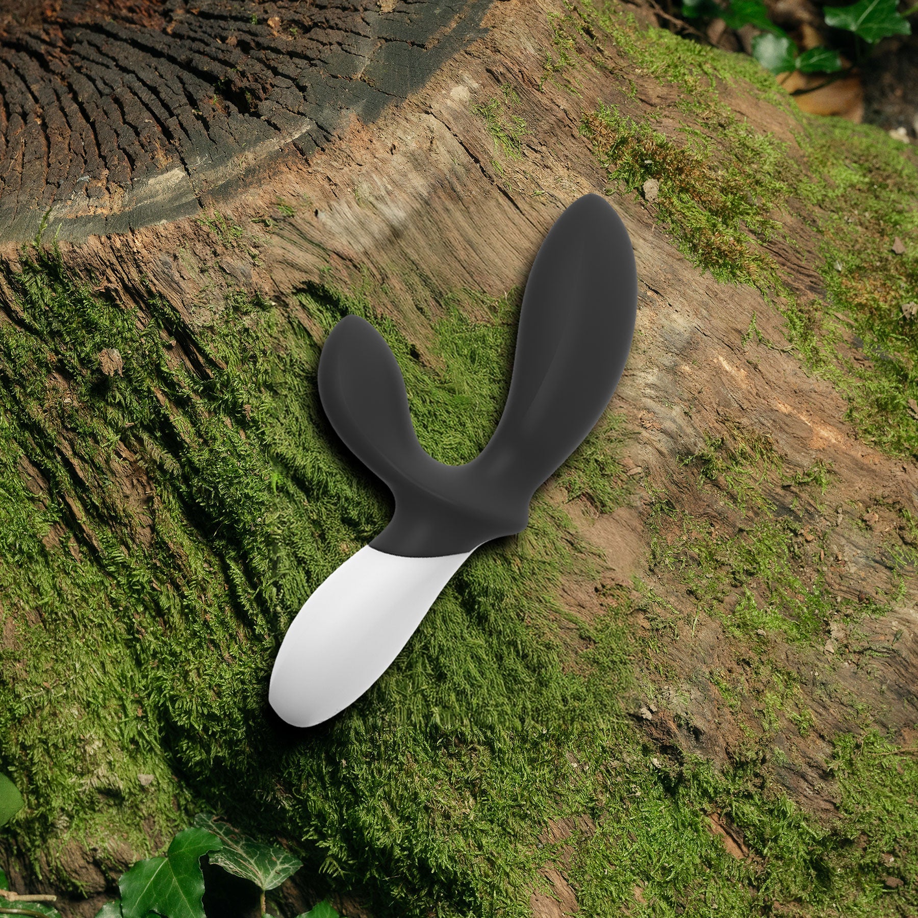 LELO LOKI Wave™ 2 Silicone Vibrating Prostate Massager - Lifestyle 3