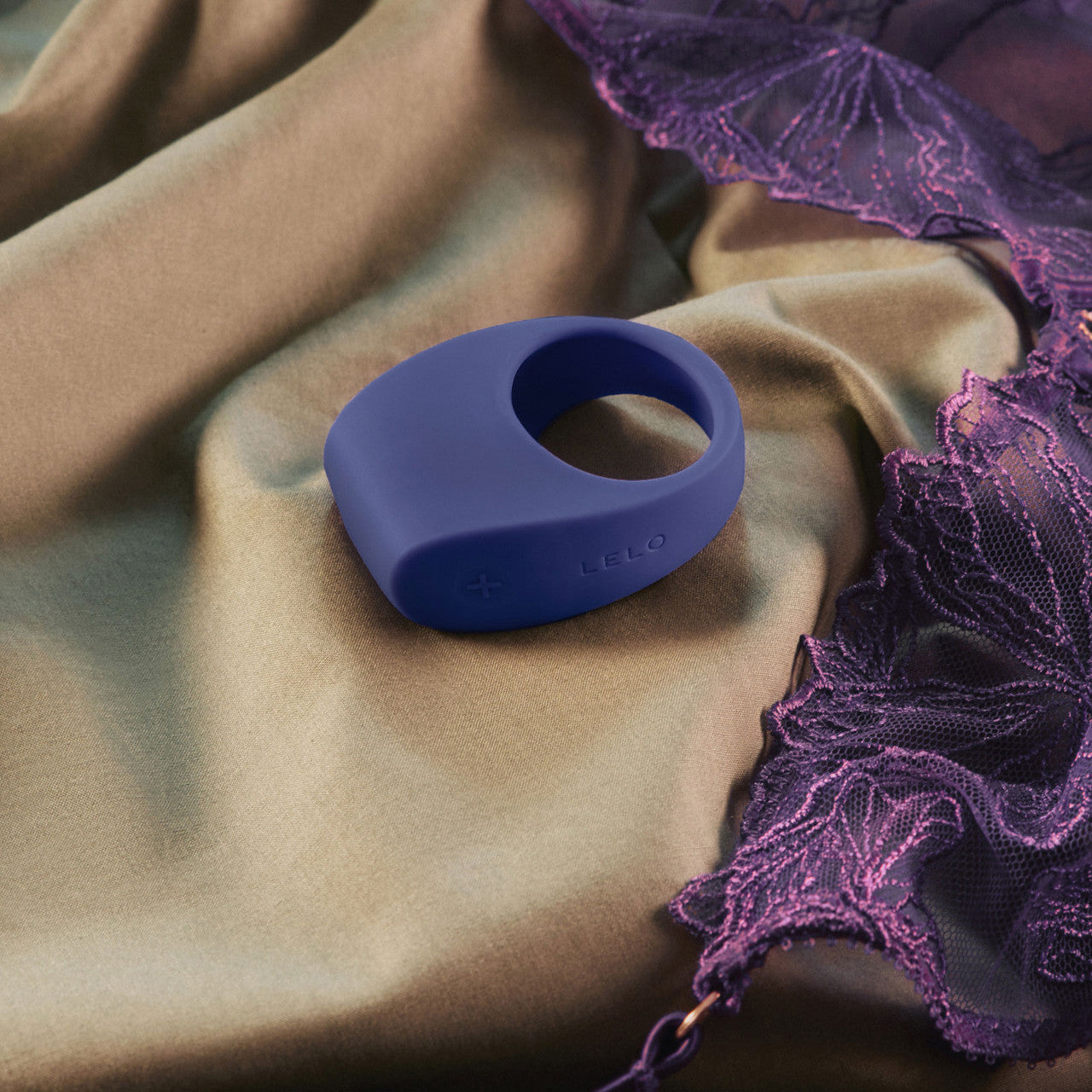 LELO TOR 3 Silicone Waterproof Rechargeable App Enabled Vibrating Cock Ring - Base Blue