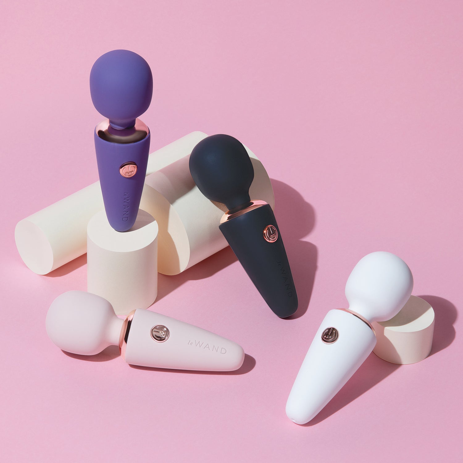 Le Wand Mini Micro Wand Rechargeable Pocket-Size Massager - Lifestyle