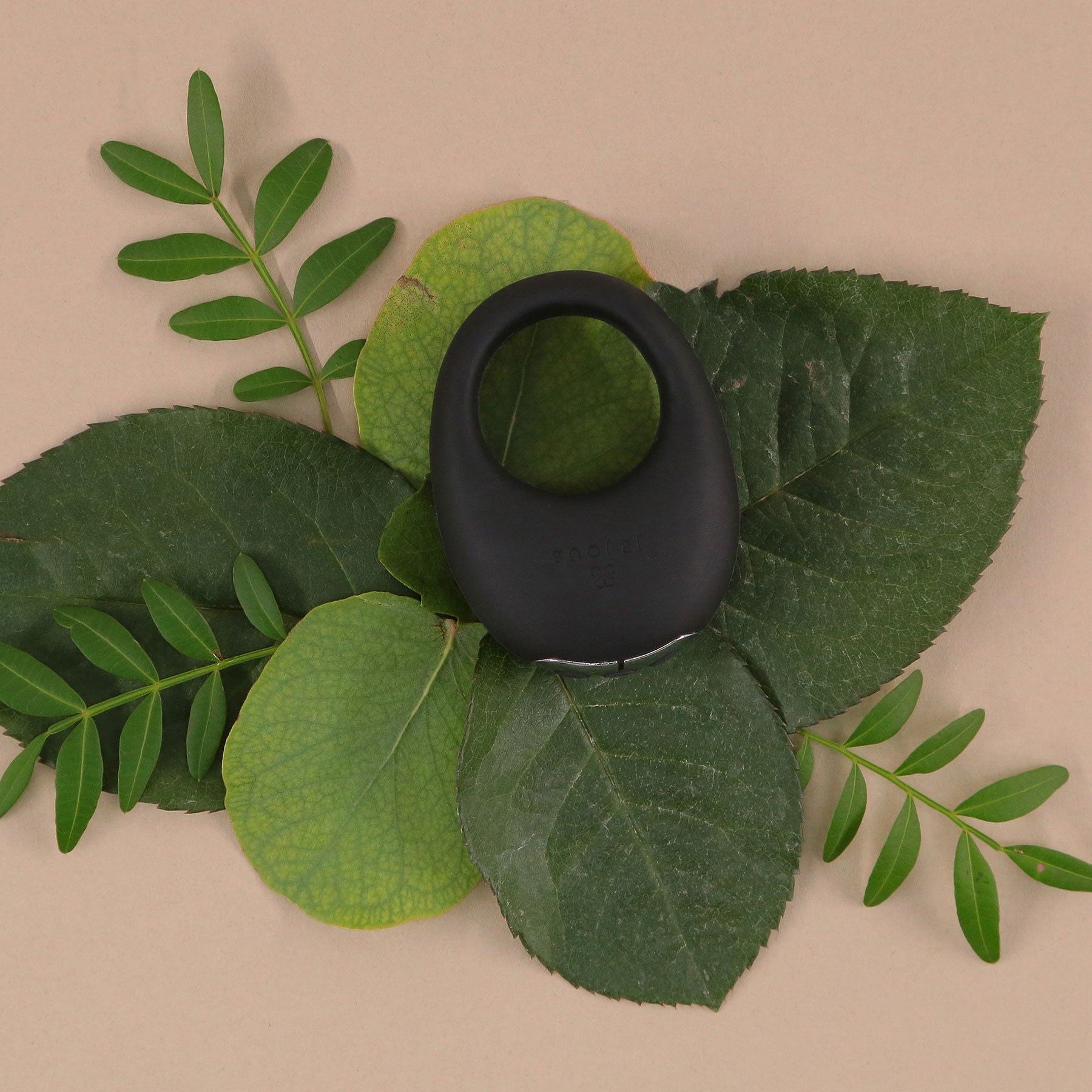 Je Joue Mio Vibrating Silicone Cock Ring For Mutual Pleasure - Black