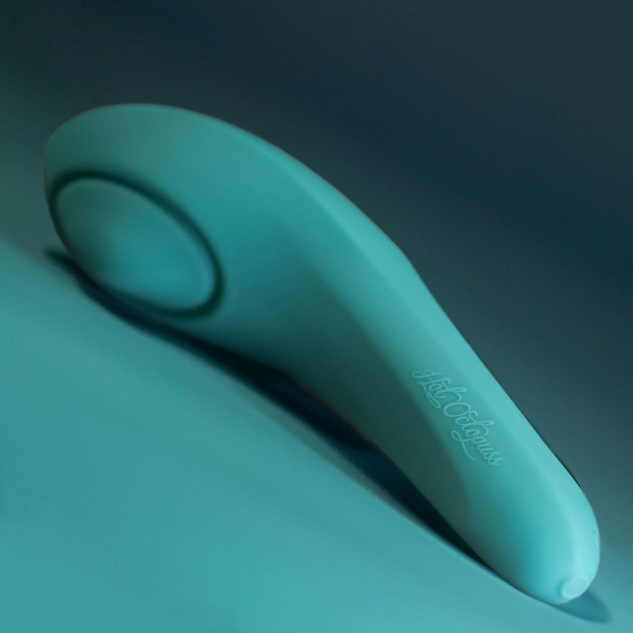 Pulse Queen Rechargeable Waterproof Oscillating Vibrator By Hot Octopuss