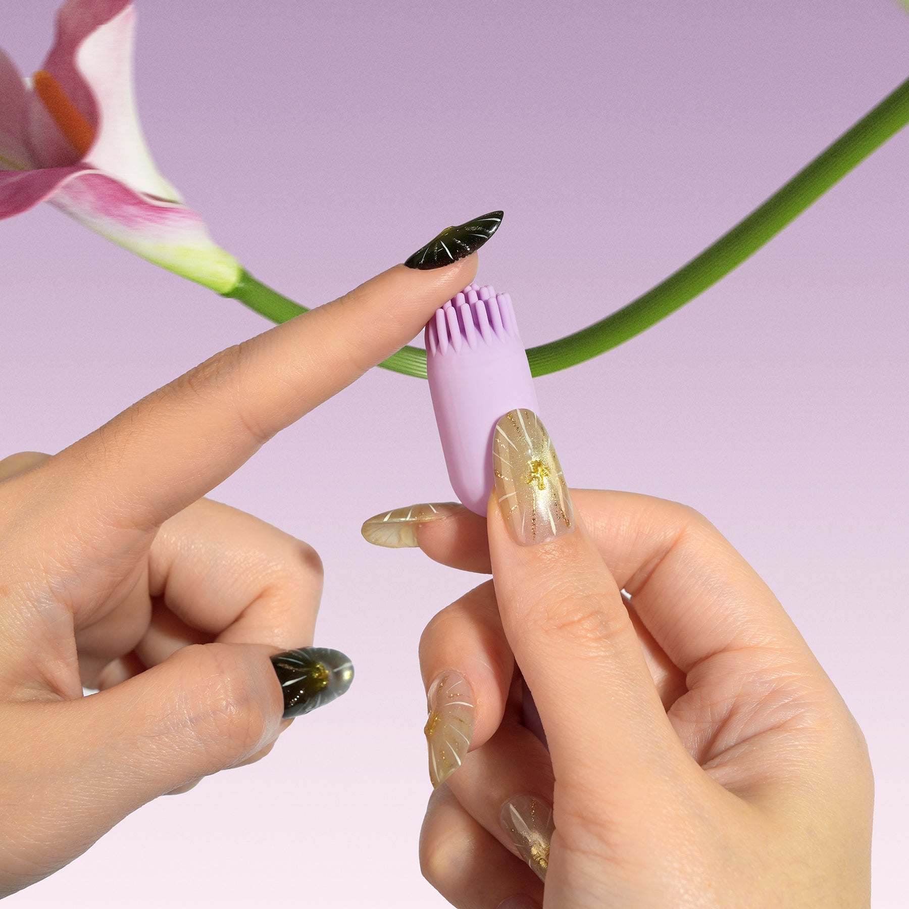 Svakom Plume Flexible Brush Tail Silicone Bullet Vibrator