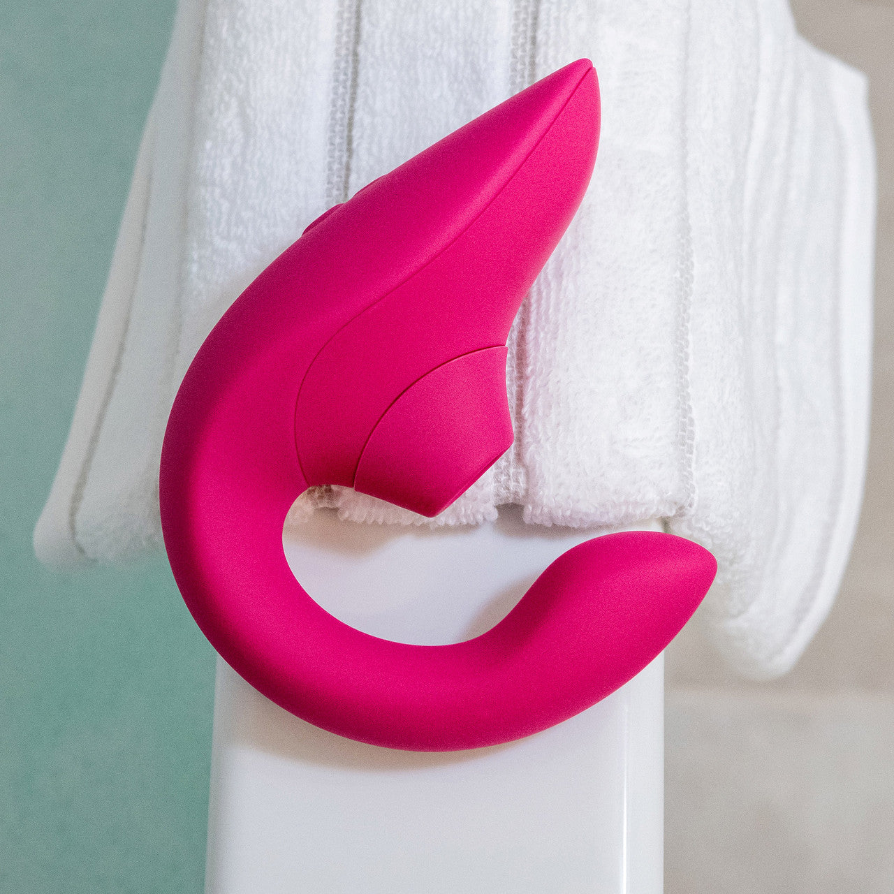 Womanizer Blend Dual Stimulation Vibrator Featuring Pleasure Air Technology - Vibrant Pink